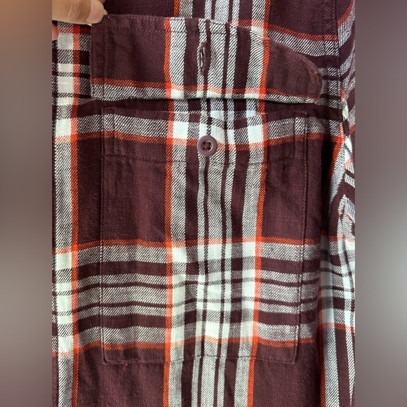 ππ¦
American Eagle Flannel Plaid Button-Up Shirt - Picture 6 of 9